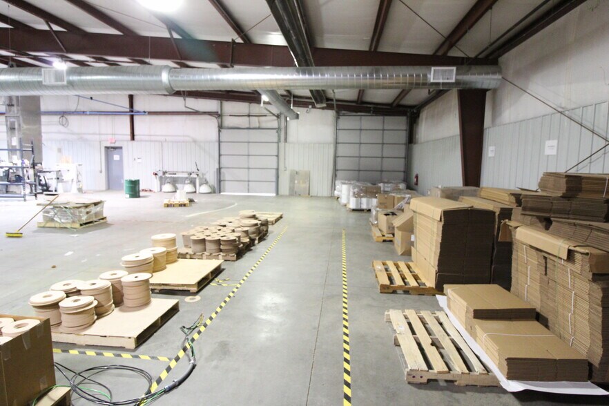More Photos Of 1021 E 31st St, Lawrence Manufacturing For Lease