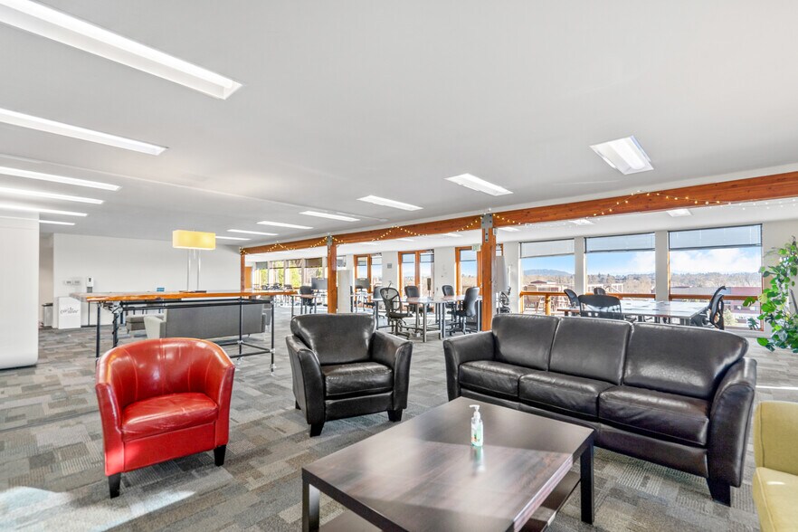 More Photos Of 4540 SW Kelly Ave, Portland Office For Sale