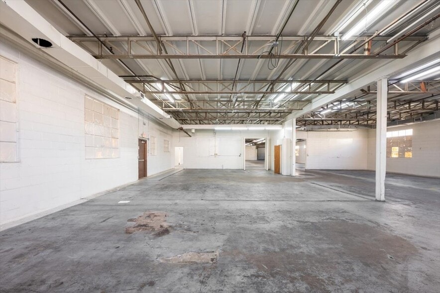 More Photos Of 36 Sylvester St, Westbury Manufacturing For Lease