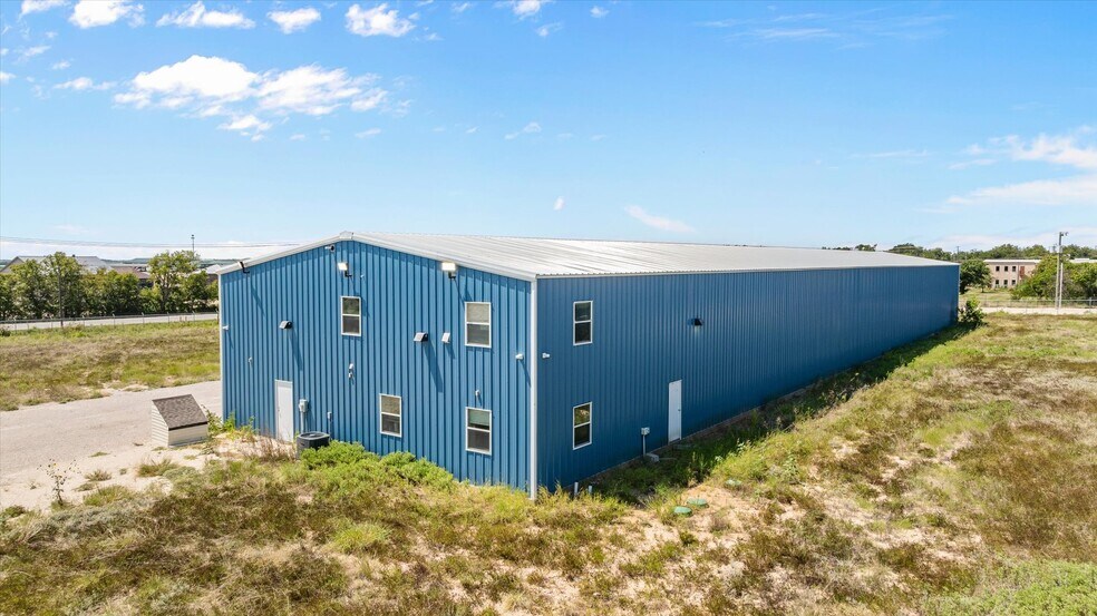 More Photos Of 14100 N Highway 171, Cresson Warehouse For Lease