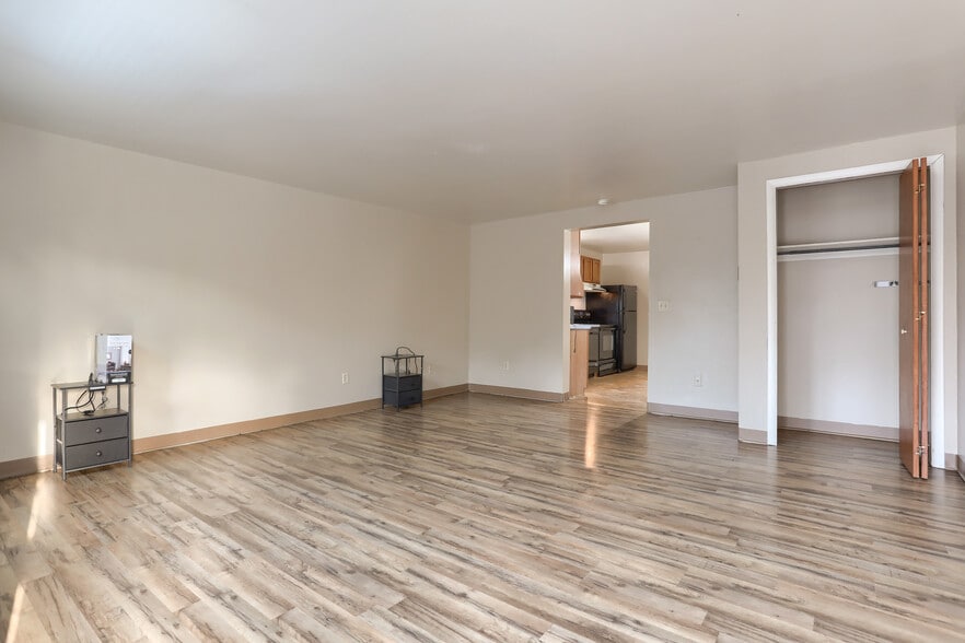 More Photos Of 2234 Cumberland St, Lebanon Storefront Retail Residential For Sale