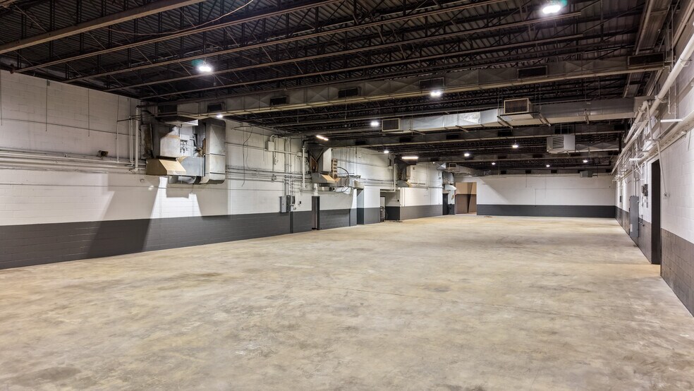 More Photos Of 425 Foster St, Cowpens Manufacturing For Sale