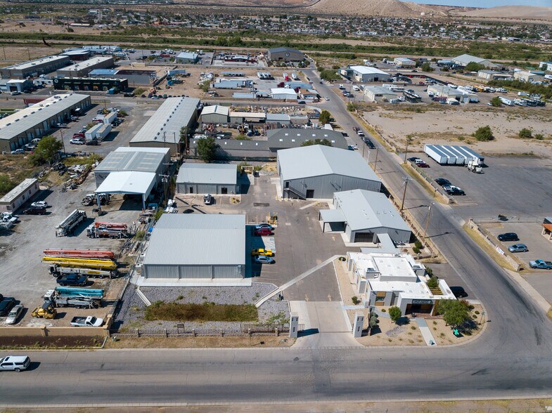 More Photos Of 1999 Futurity Dr, Sunland Park Light Distribution For Lease