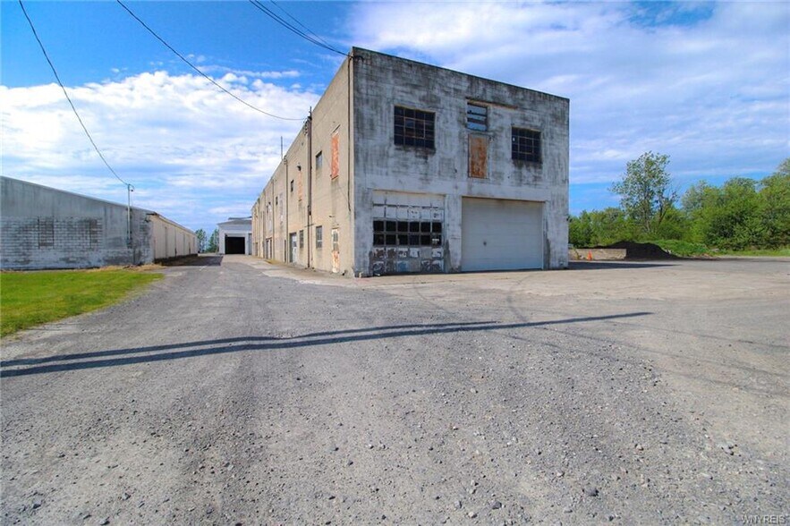 More Photos Of 2231 Youngstown Wilson rd, Ransomville Flex For Sale