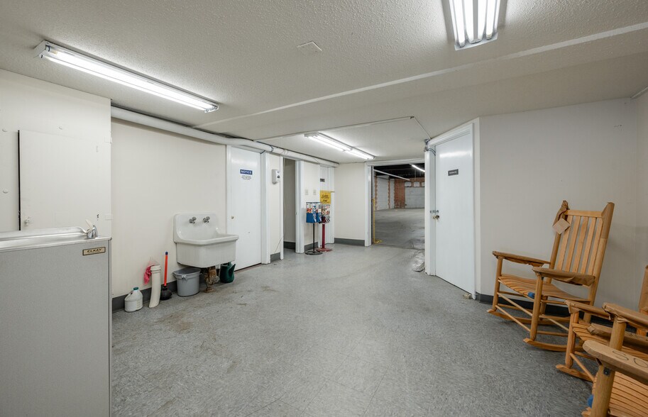 More Photos Of 1008 W Main St, Durham Storefront Retail Office For Lease