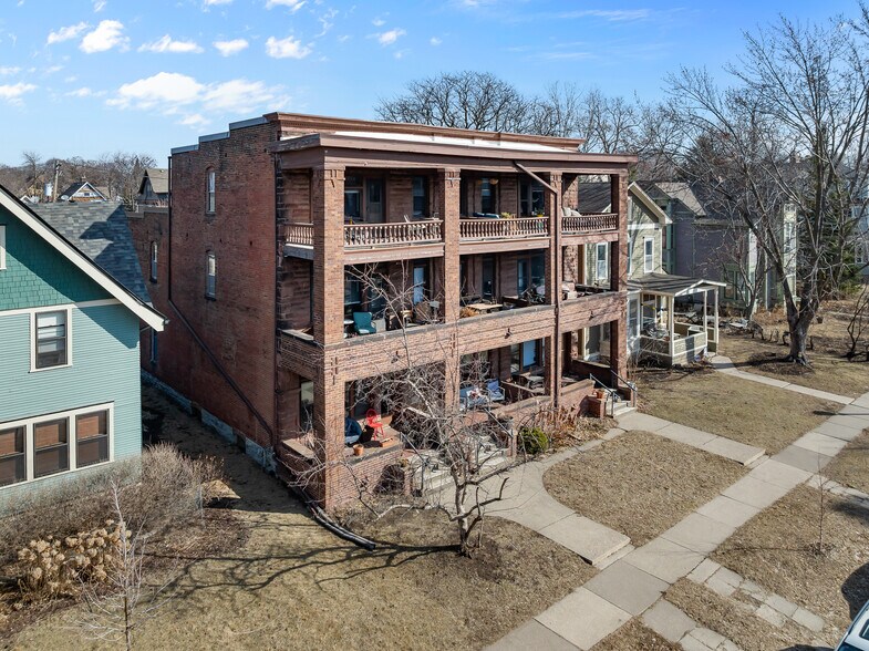 More Photos Of 583 Holly Ave, Saint Paul Apartments For Sale
