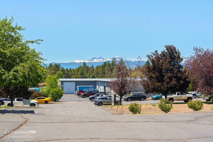 More Photos Of 720 SE Business Way, Bend Warehouse For Sale