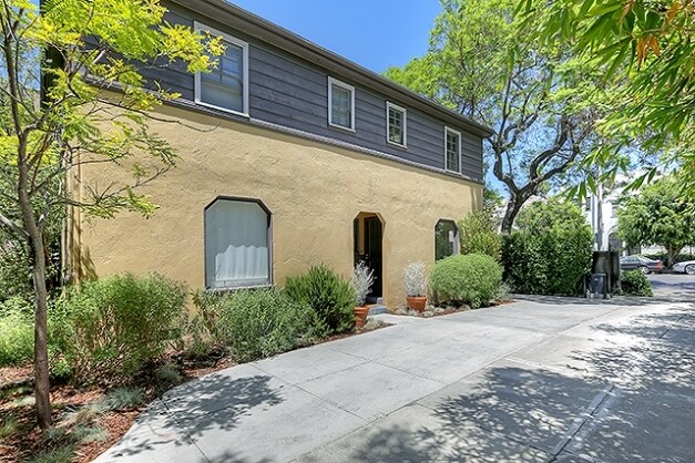 More Photos Of 155 S Westmoreland Ave, Los Angeles Apartments For Sale