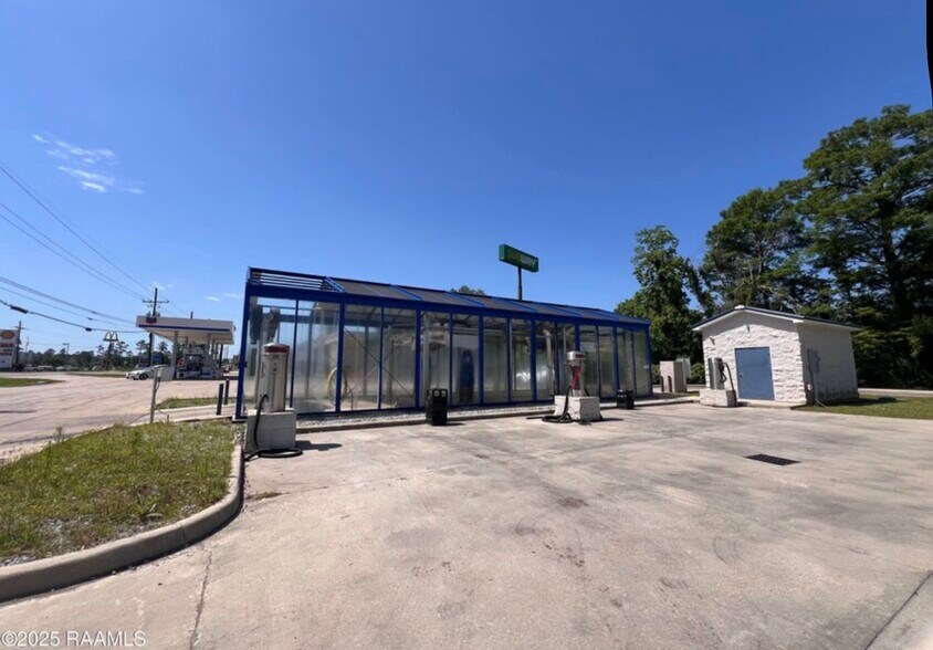 More Photos Of 28571 LA 43 Hwy, Albany Storefront For Sale