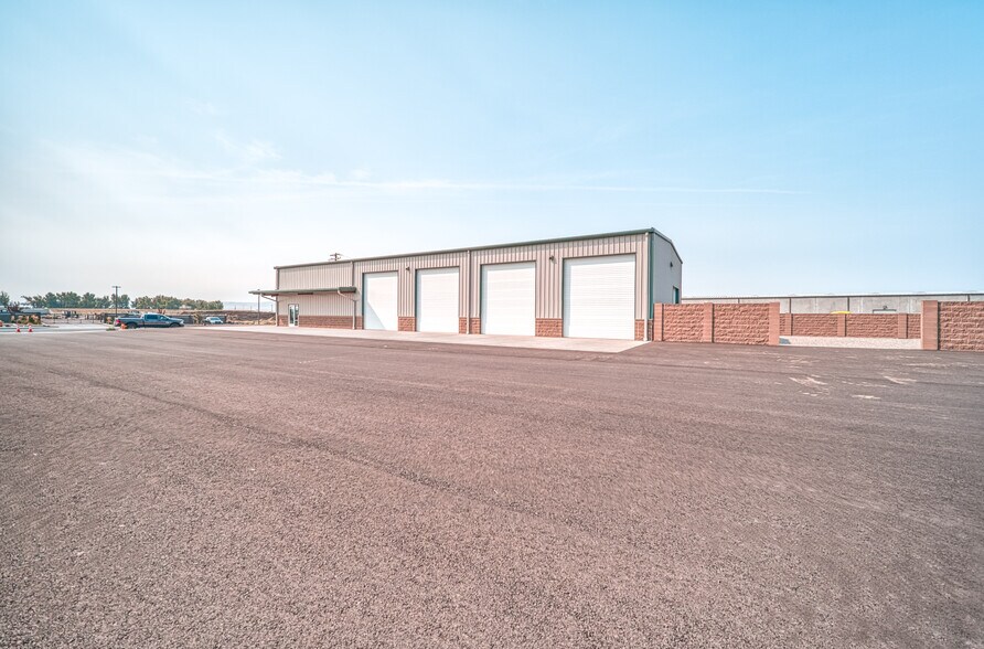 More Photos Of 2901 Rainier Pl, Pasco Warehouse For Lease