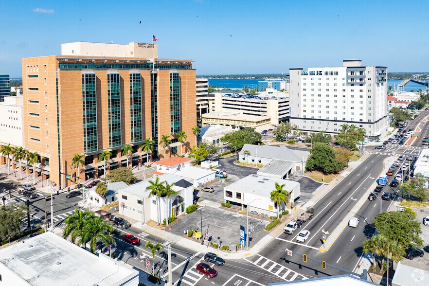 More Photos Of 522 9th St W, Bradenton Medical For Lease