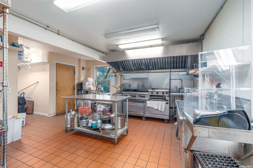 More Photos Of 5087 Sound Ave, Riverhead Storefront Retail Residential For Sale