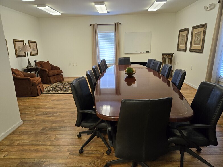 More Photos Of 106 N Bridge St, Farmville Medical For Sale