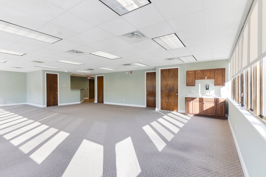 More Photos Of 200 E Eckerson Rd, New City Medical For Lease