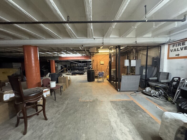 More Photos Of 201 E Illinois Ave, Midland Office For Sale