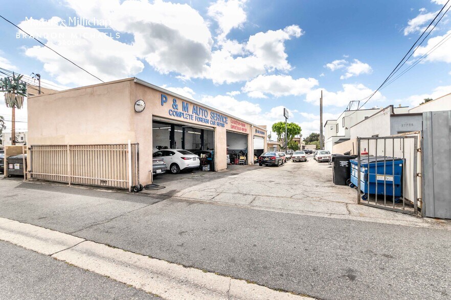 Primary Photo Of 17733 Chatsworth St, Granada Hills Auto Repair For Sale