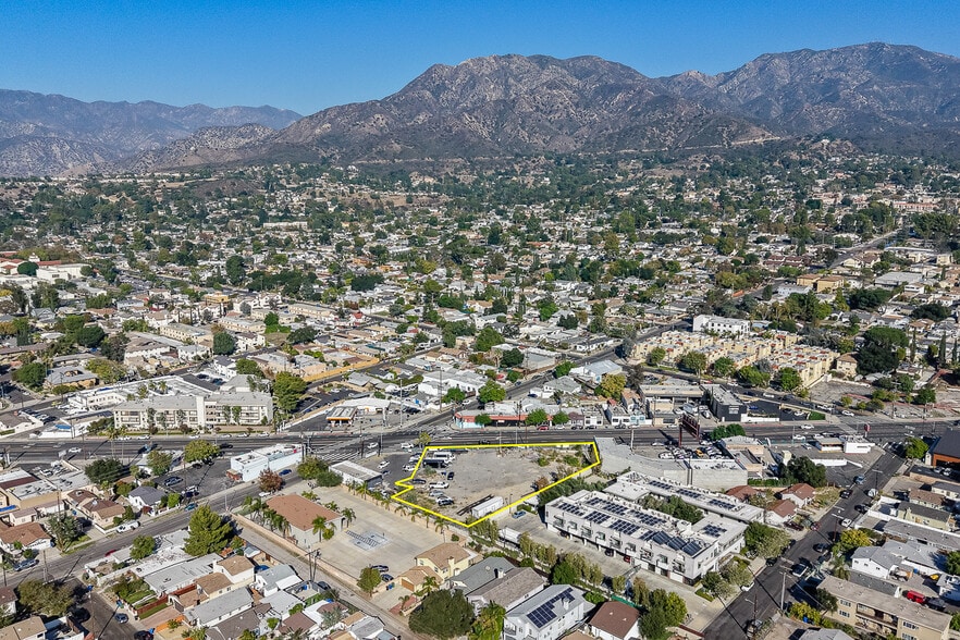 More Photos Of 7636 Foothill Blvd, Tujunga Land For Lease