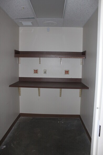 More Photos Of 908 NW 6th St, Tulia Freestanding For Sale