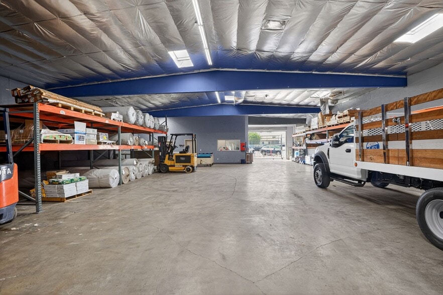 More Photos Of 18314 Sherman Way, Reseda Storefront For Lease