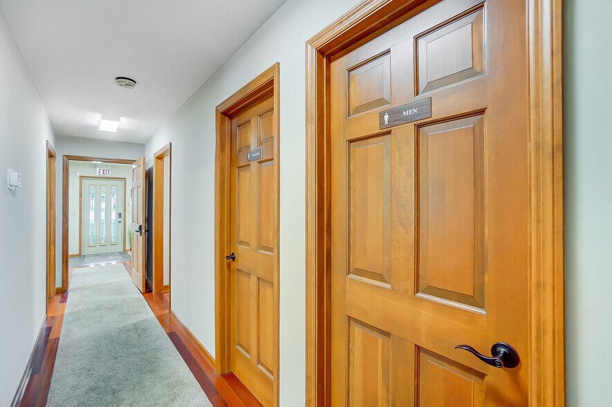 More Photos Of 9672-9694 Cincinnati Columbus Rd, West Chester Office Residential For Sale