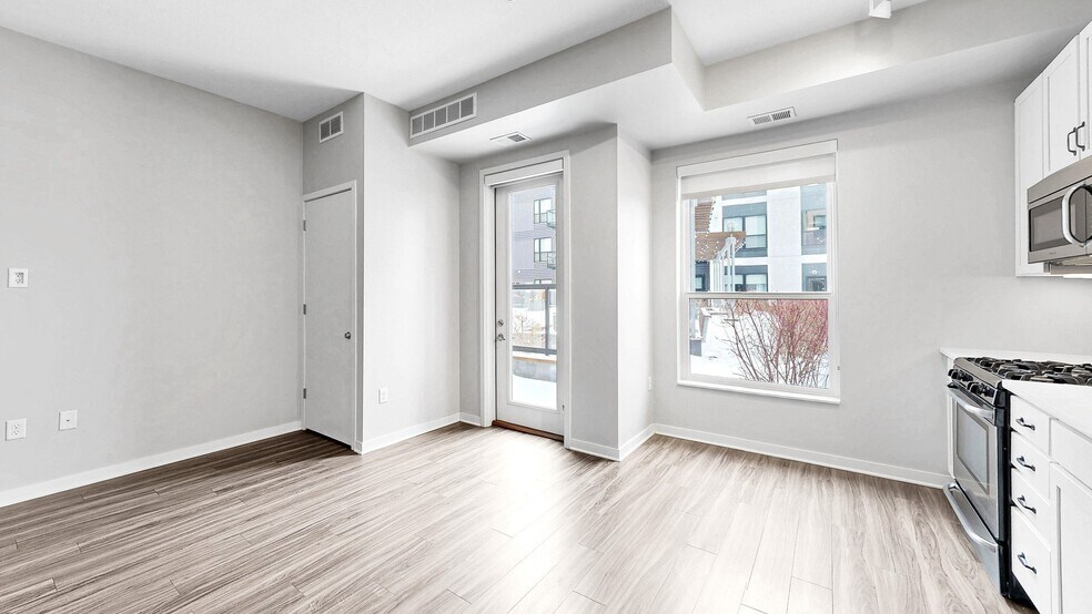 More Photos Of 1700 Plymouth Rd, Minnetonka Apartments For Lease