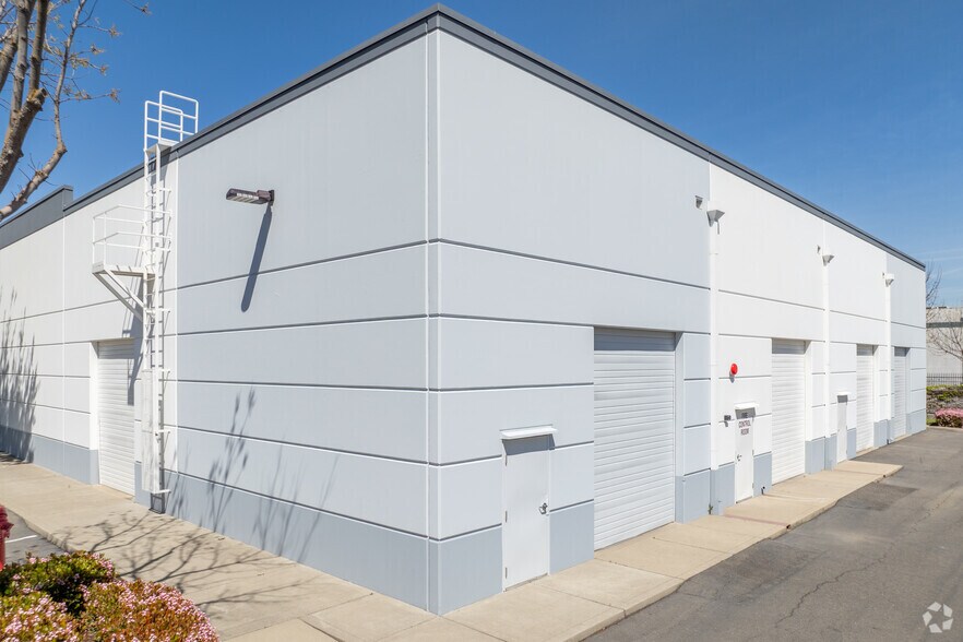 More Photos Of 10281 Iron Rock Way, Elk Grove Warehouse For Lease