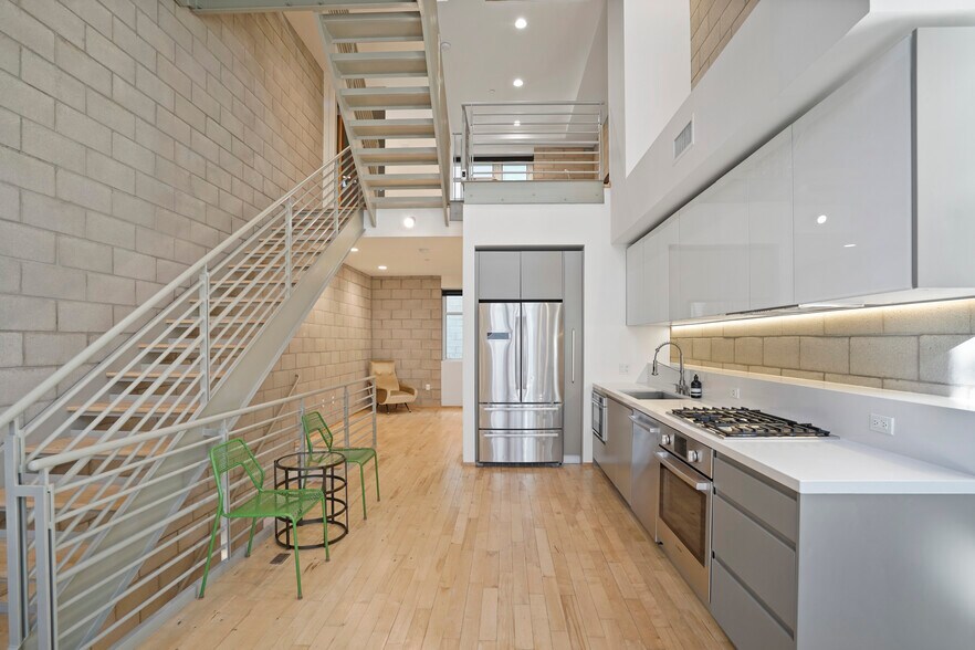 More Photos Of 3450 Cahuenga Blvd W, Los Angeles Office Residential For Lease