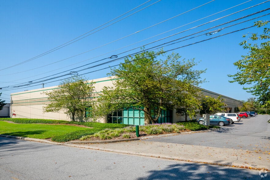 More Photos Of 400-412 Airpark Center Dr, Nashville Warehouse For Lease
