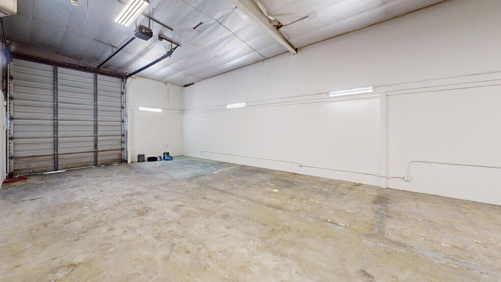 More Photos Of 1481-1493 Cota Ave, Long Beach Warehouse For Lease