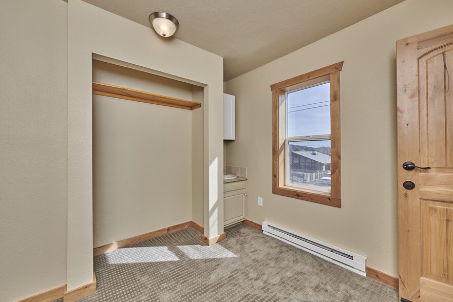 More Photos Of 1 W 1st St, Nederland Storefront Retail Office For Lease