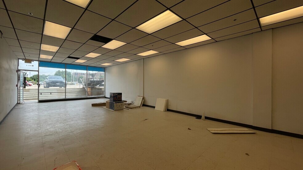 More Photos Of 1001-1037 W Ogden Ave, Naperville Unknown For Lease