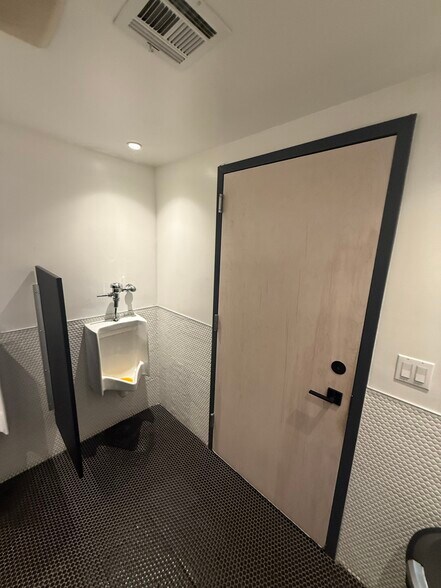 More Photos Of 65 S 11th St, Brooklyn Office For Lease