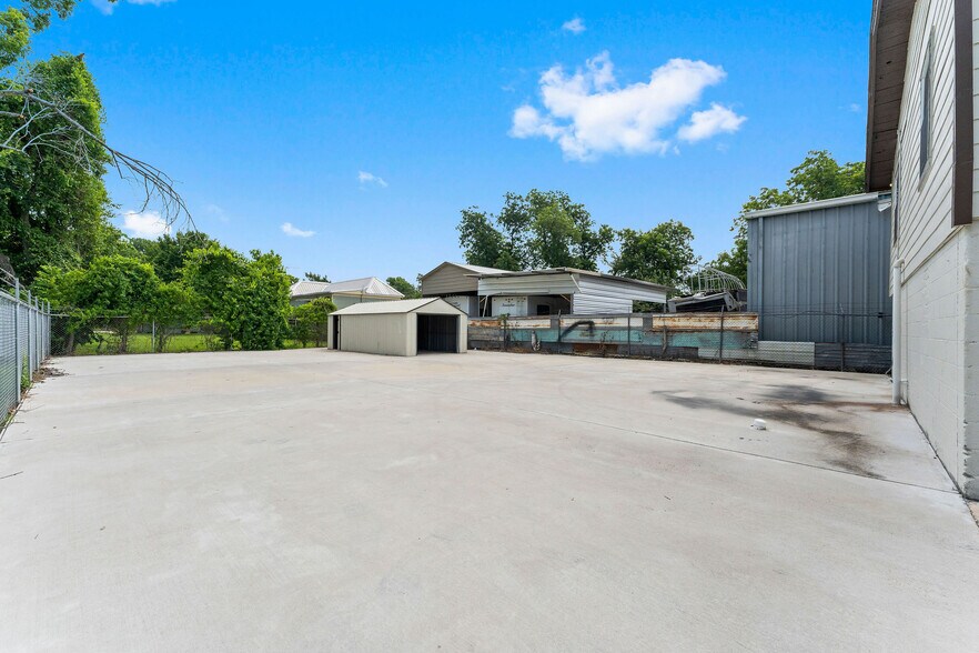 More Photos Of 6640 W Montgomery Rd, Houston Office For Sale