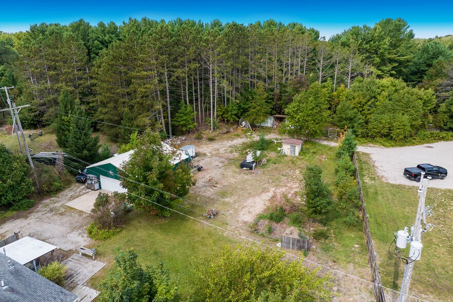 More Photos Of 4871 U.S. 31, Eastport Hotel For Sale