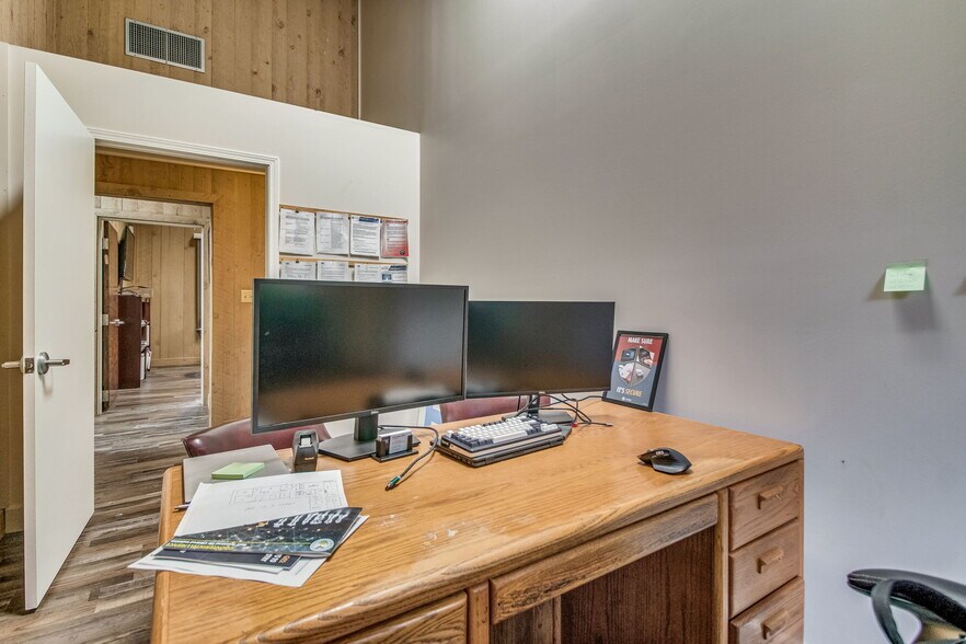 More Photos Of 725 S J St, Pensacola Office Residential For Sale