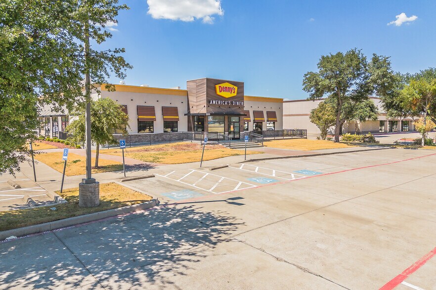 More Photos Of 2655 E Grapevine Mills Cir, Grapevine Restaurant For Sale