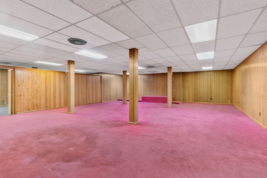 More Photos Of 904 Gallatin Ave, Nashville General Retail For Sale