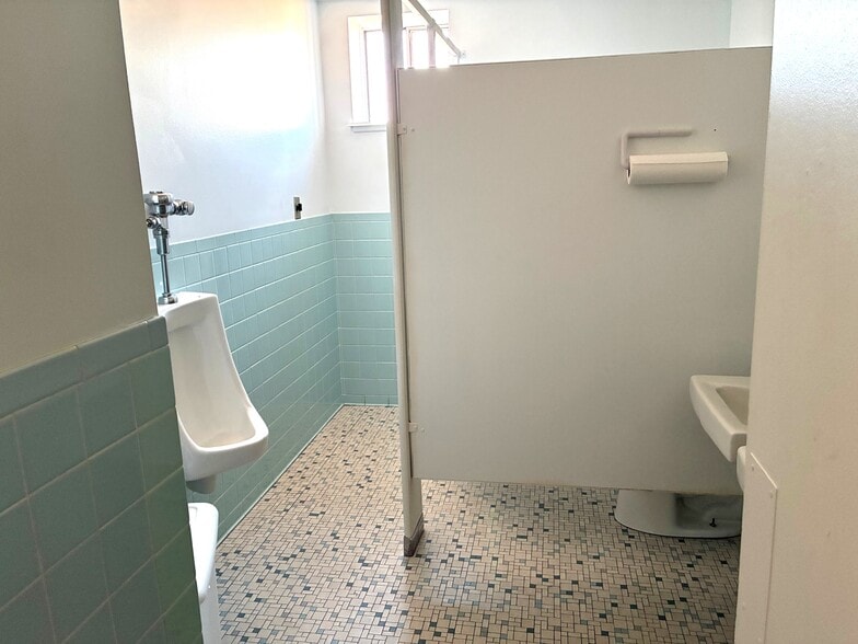 More Photos Of 1164 E Ridge Rd, Rochester Storefront Retail Office For Lease