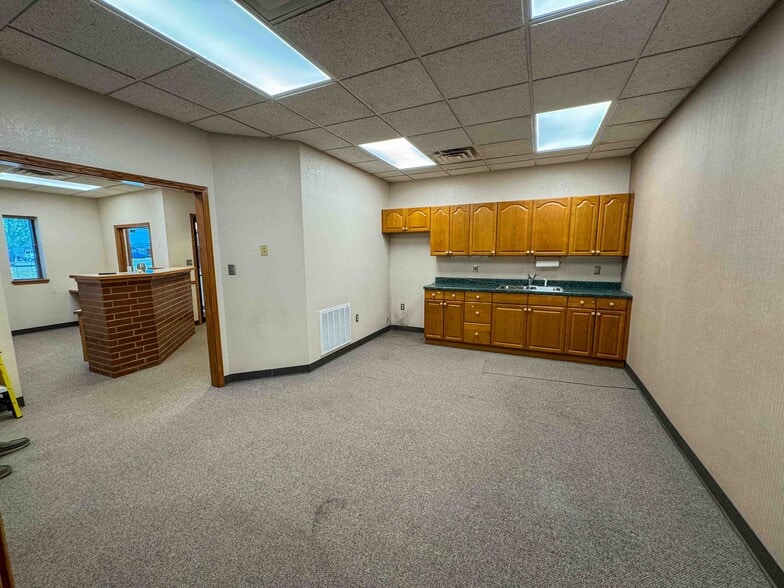 More Photos Of 2912 N Shields Blvd, Moore Manufacturing For Lease