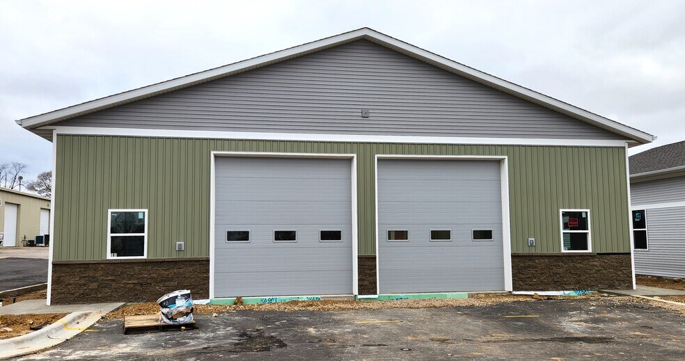 More Photos Of 6580 Lake Rd, Windsor Warehouse For Sale