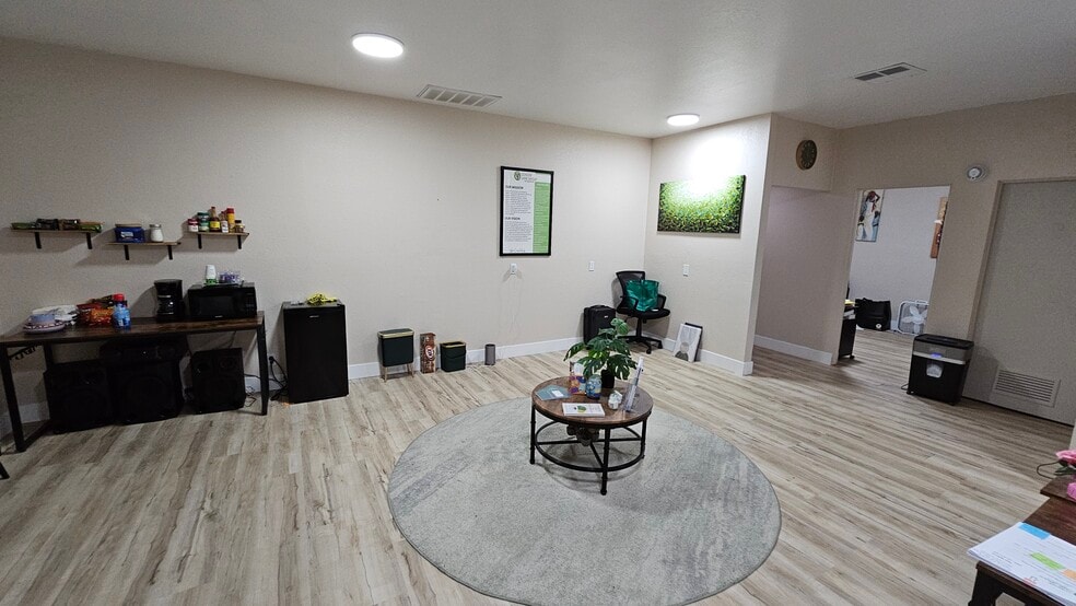 More Photos Of 1029-1045 N El Dorado St, Stockton Office For Lease