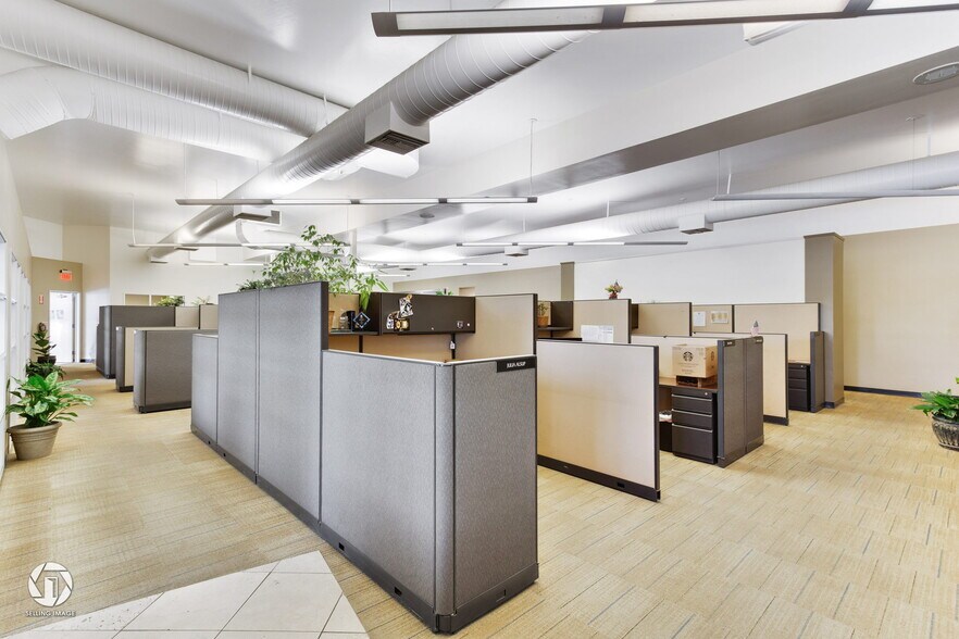 More Photos Of 3820 Coffee Rd, Bakersfield Storefront Retail Office For Lease