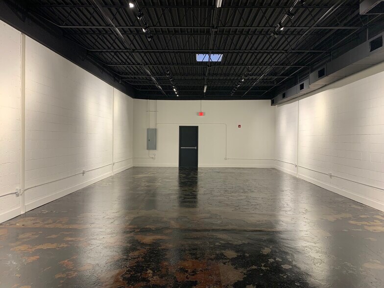 More Photos Of 672-676 Marshall Ave, Memphis Freestanding For Lease