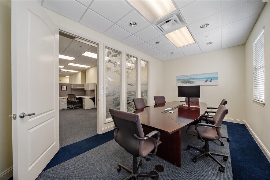 More Photos Of 5601-5605 Marquesas Cir, Sarasota Office For Sale
