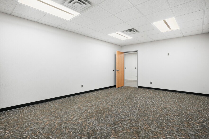 More Photos Of 4811 Curtis Rd, Dodgeville Warehouse For Sale