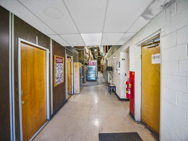 More Photos Of 1434-1440 County Rd, Wantage Warehouse For Sale