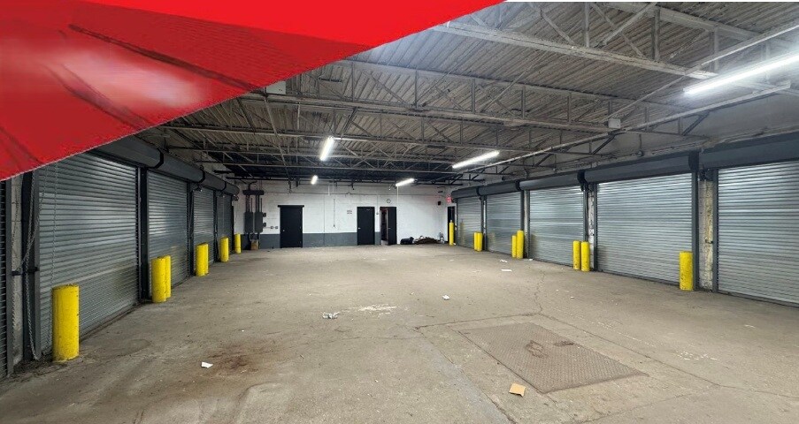 More Photos Of 22 Spence St, Bay Shore Distribution For Lease