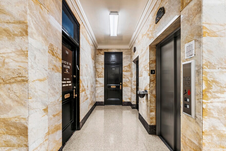 More Photos Of 6400-6404 Hollywood Blvd, Los Angeles Office For Sale