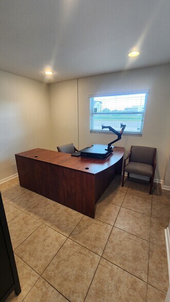 More Photos Of 5113 Memorial Hwy, Tampa Office For Lease