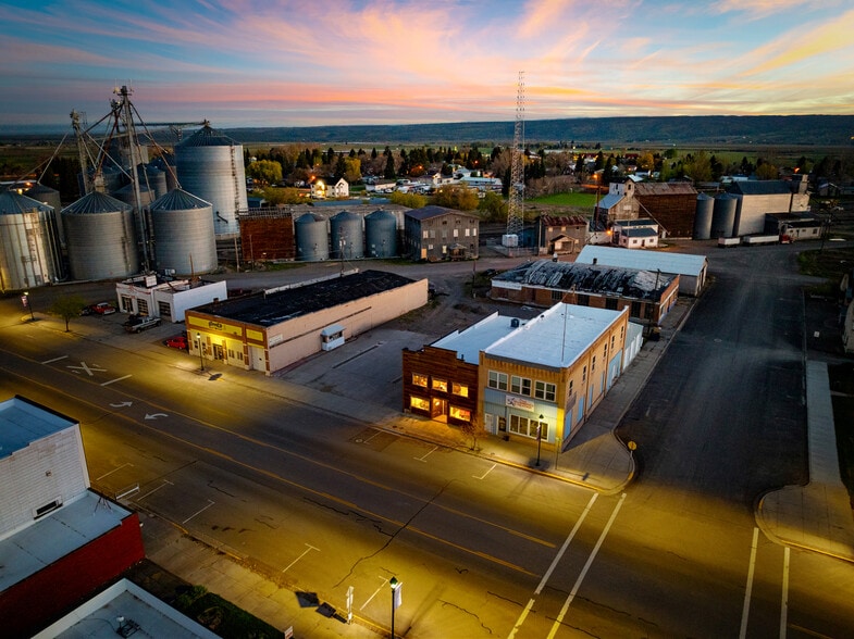 More Photos Of 417 Main St, Ashton Specialty For Sale